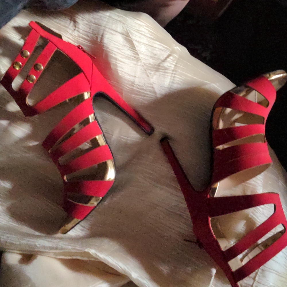 Red Shoes - Picture 2 of 5